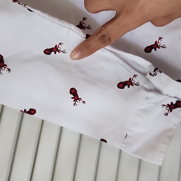 NWOT - Boy's Izod Reindeer/deer Theme Button-down White Shirt in Size 6 - Picture 9 of 9